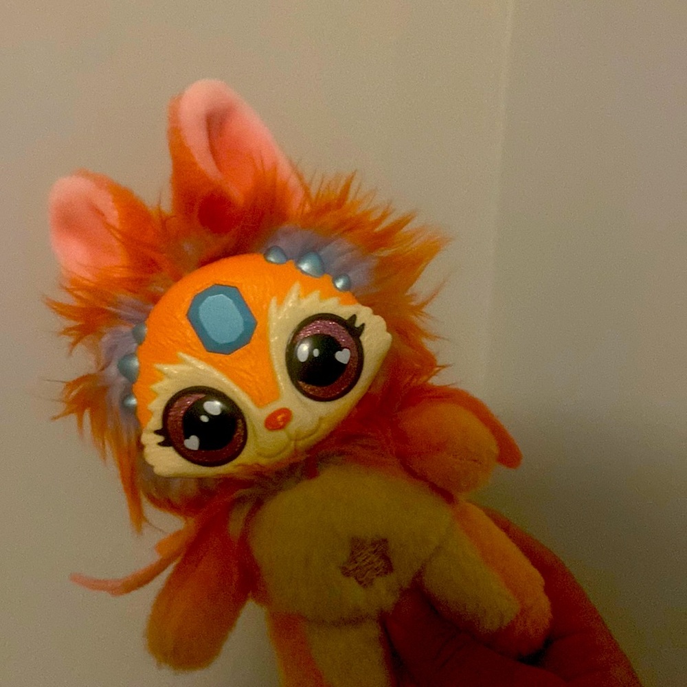 My sisters magic misty idk the brand Ik it’s a toy tho. All ages.no small pieces